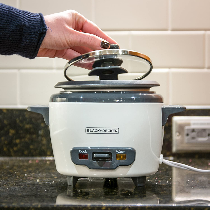 BLACK+DECKER Uncooked Rice Cooker, 3-cup, White